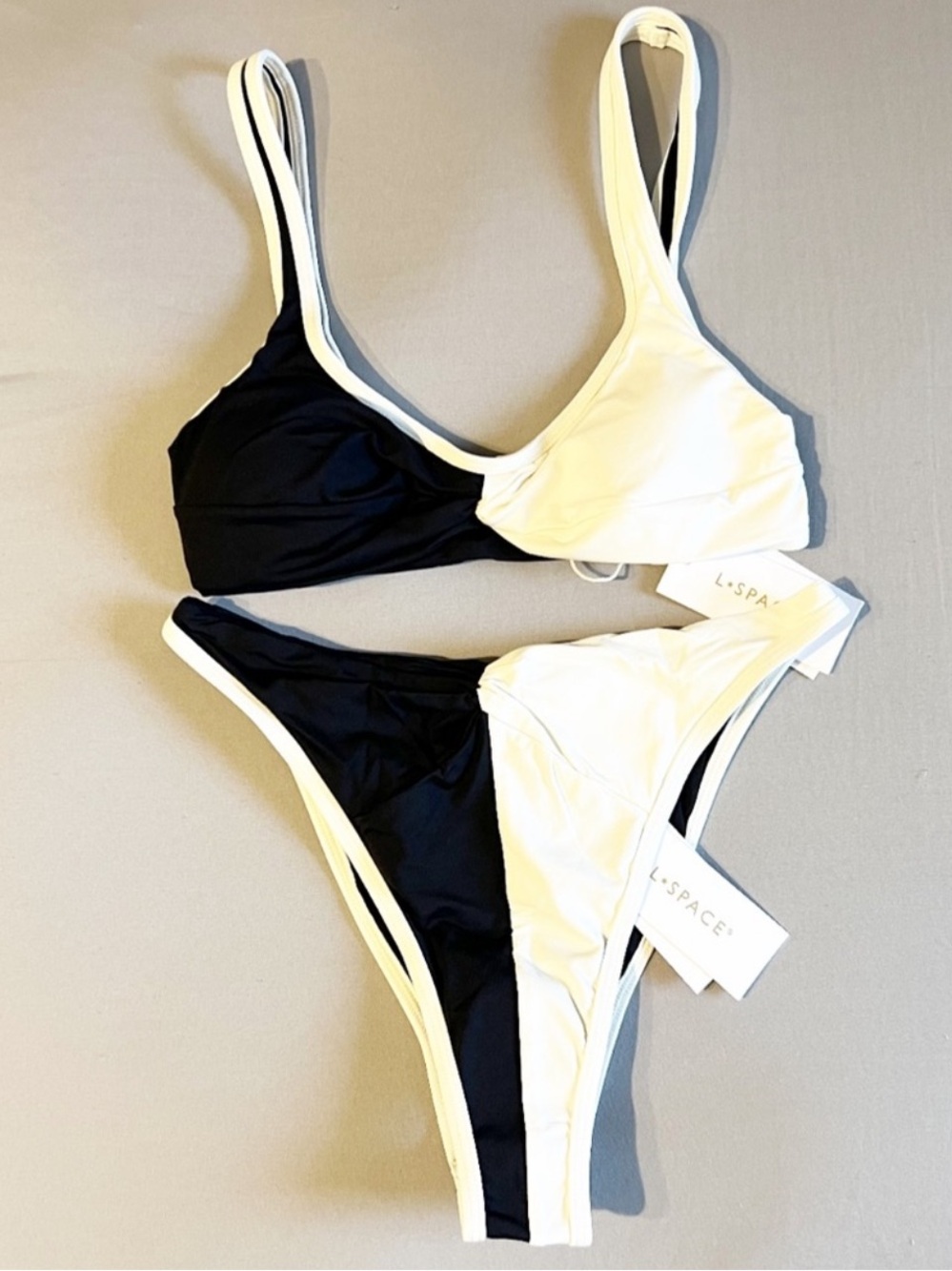 L*Space Cardi Bikini Top & Jada Bottoms Bikini Set Black & Cream Colorblock M - Picture 2 of 11